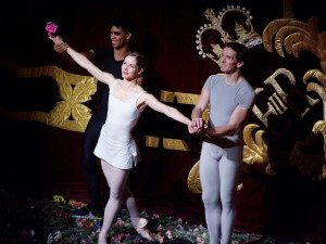 Darcey Bussell's Retirement, Carlos Acosta and Gary Avis curtain call for "Song of the Earth", 8 June 2007, photo: Wikipedia