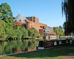 Royal Shakespeare Theatre from the River Avon, photo: Wikepedia