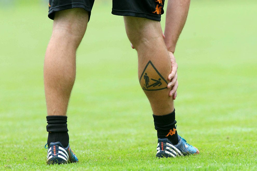 De Rossi's questionable tattoo in all its glory. Photo: w-o.at