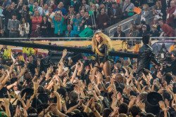 Beyoncé and Bruno Mars perform at the Super Bowl 50 halftime show. Image: Arnie Papp / Flickr