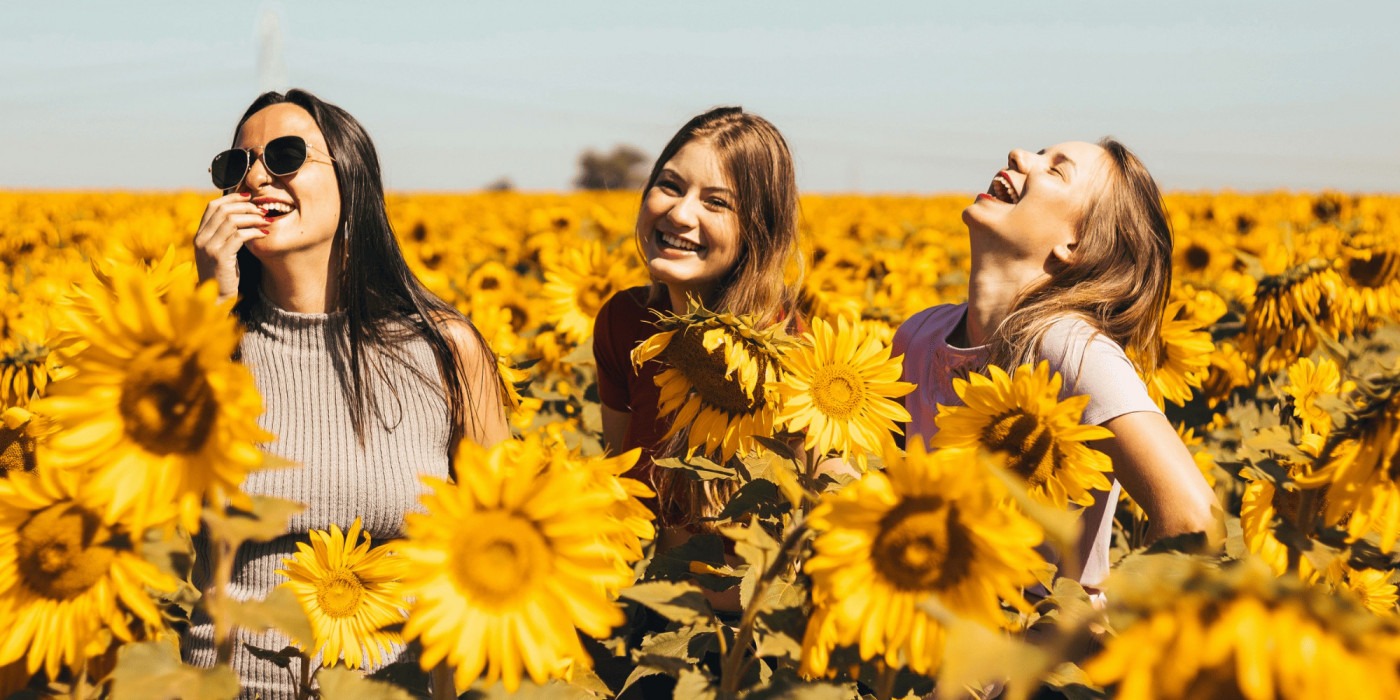 Women/ Image: Antonino Visalli/ Unsplash