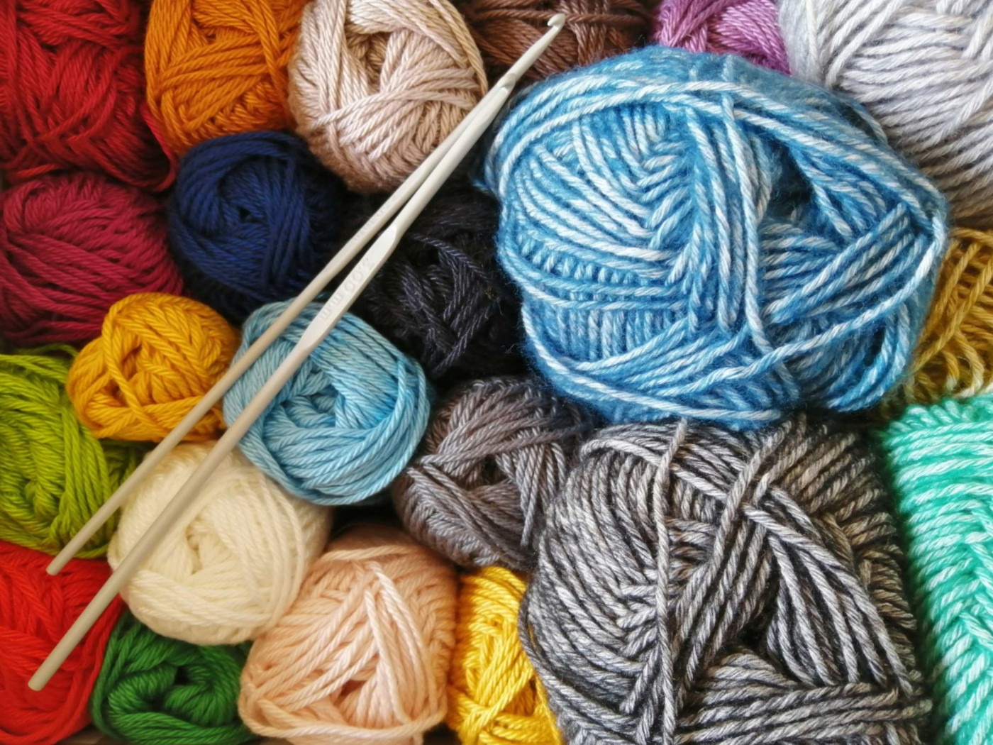 Knitting/ Image: Margardida Afonso/ Unsplash