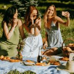 Girl’s picnic/ Image: KoolShooters/ Pexels