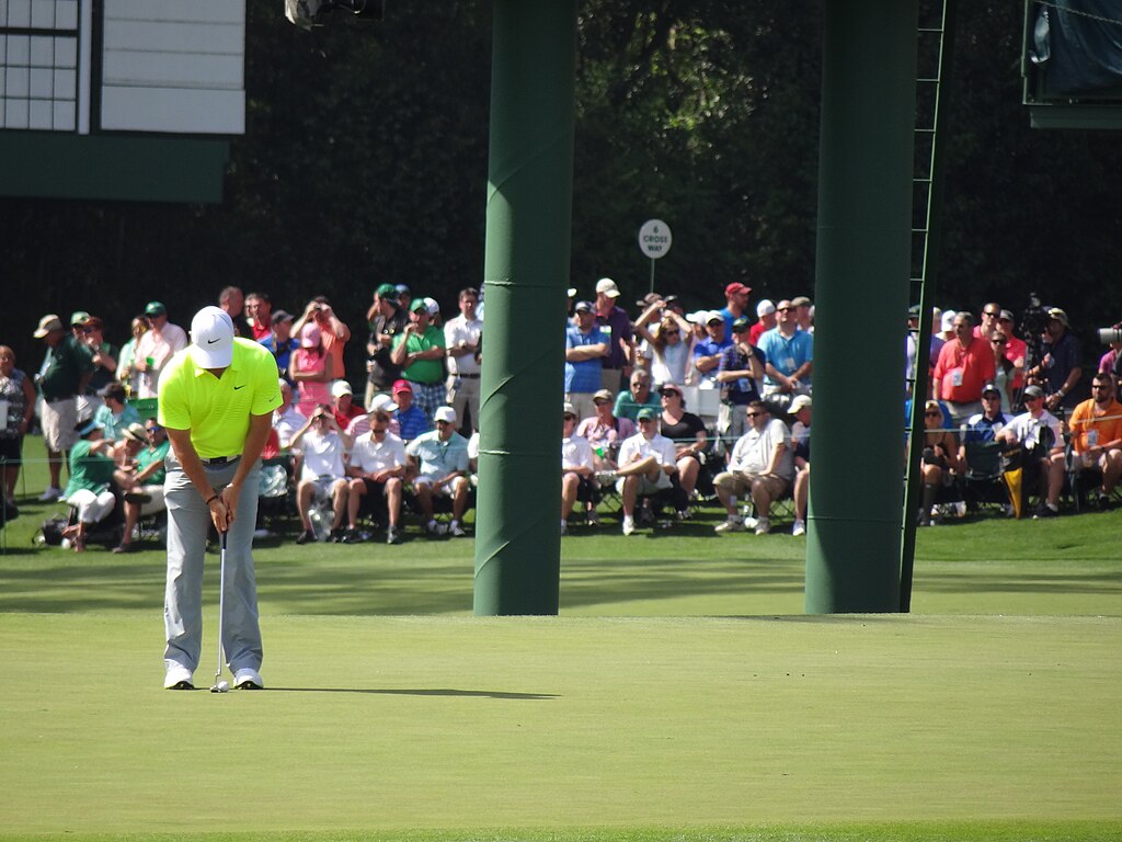 Rory McIlroy putting at the masters in 2015