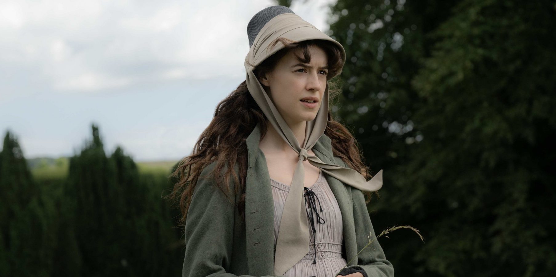 Daisy Edgar-Jones stars as Elinor Dashwood in SENSE and SENSIBILITY, a Focus Features release.